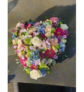 Le grand coeur de fleurs variées fleuriste leloup